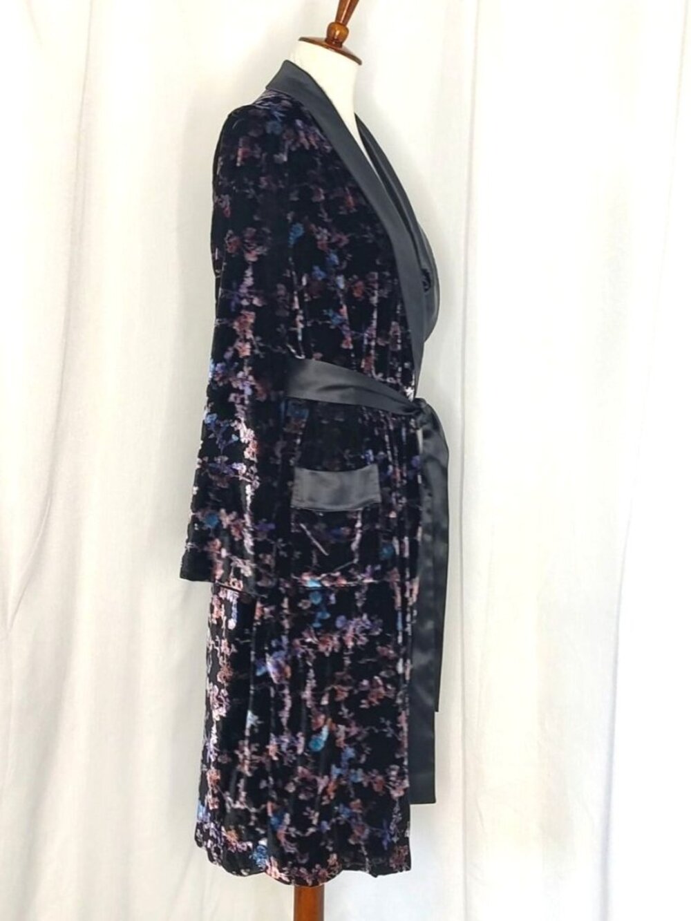 Victoria's Secret Floral Burnout Velvet Long Robe XS - Picture 9 of 13